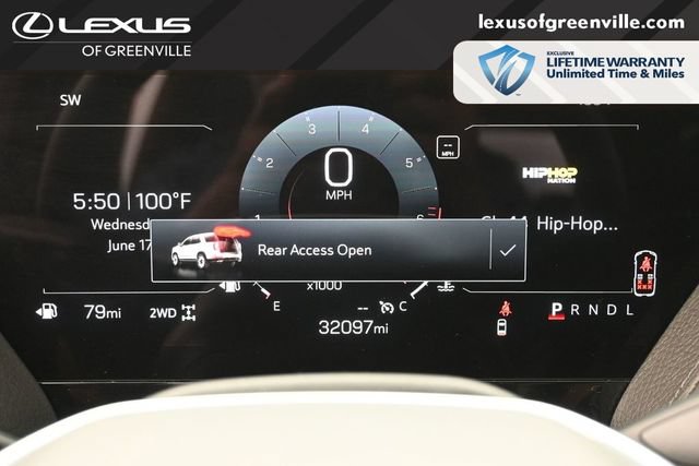 Used 2025 GMC Yukon XL Denali AWD/4WD image 12
