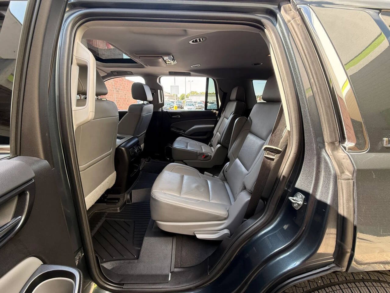 Used 2019 Chevrolet Tahoe LT w/ LT Signature Package AWD/4WD image 16