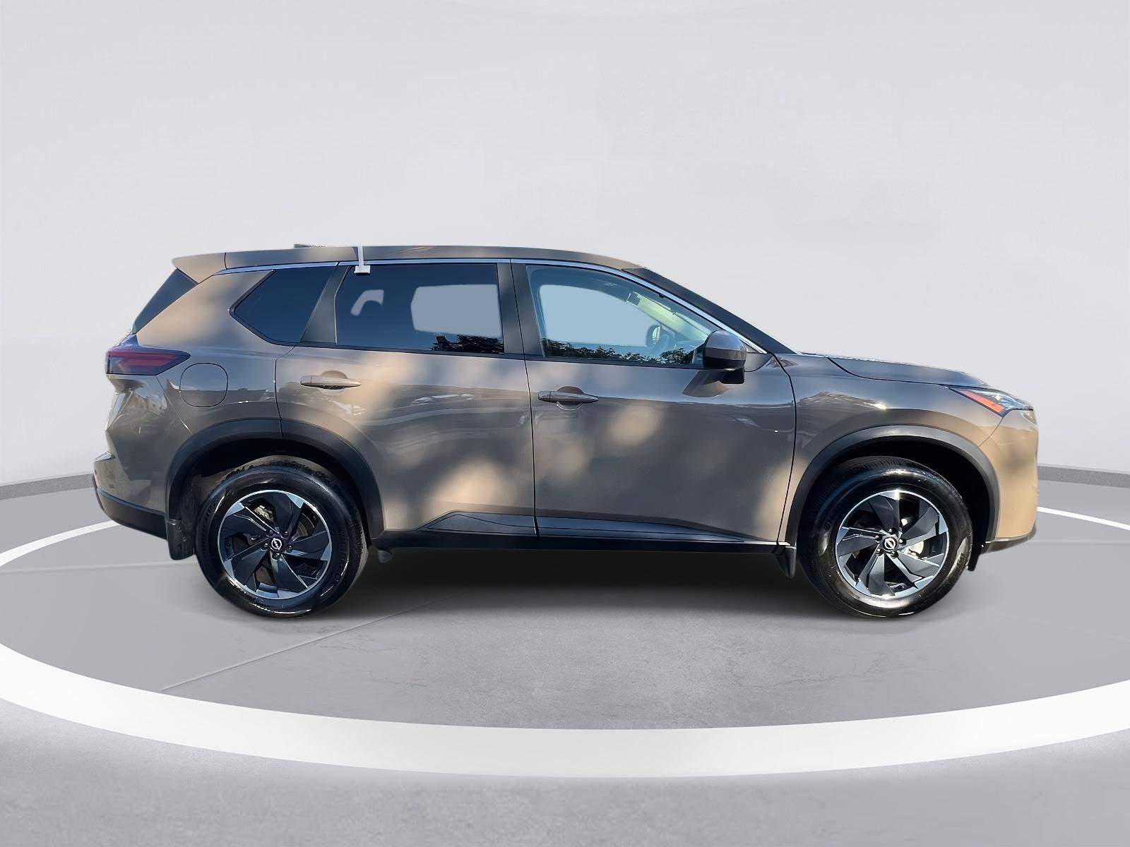 Used 2025 Nissan Rogue SV image 5