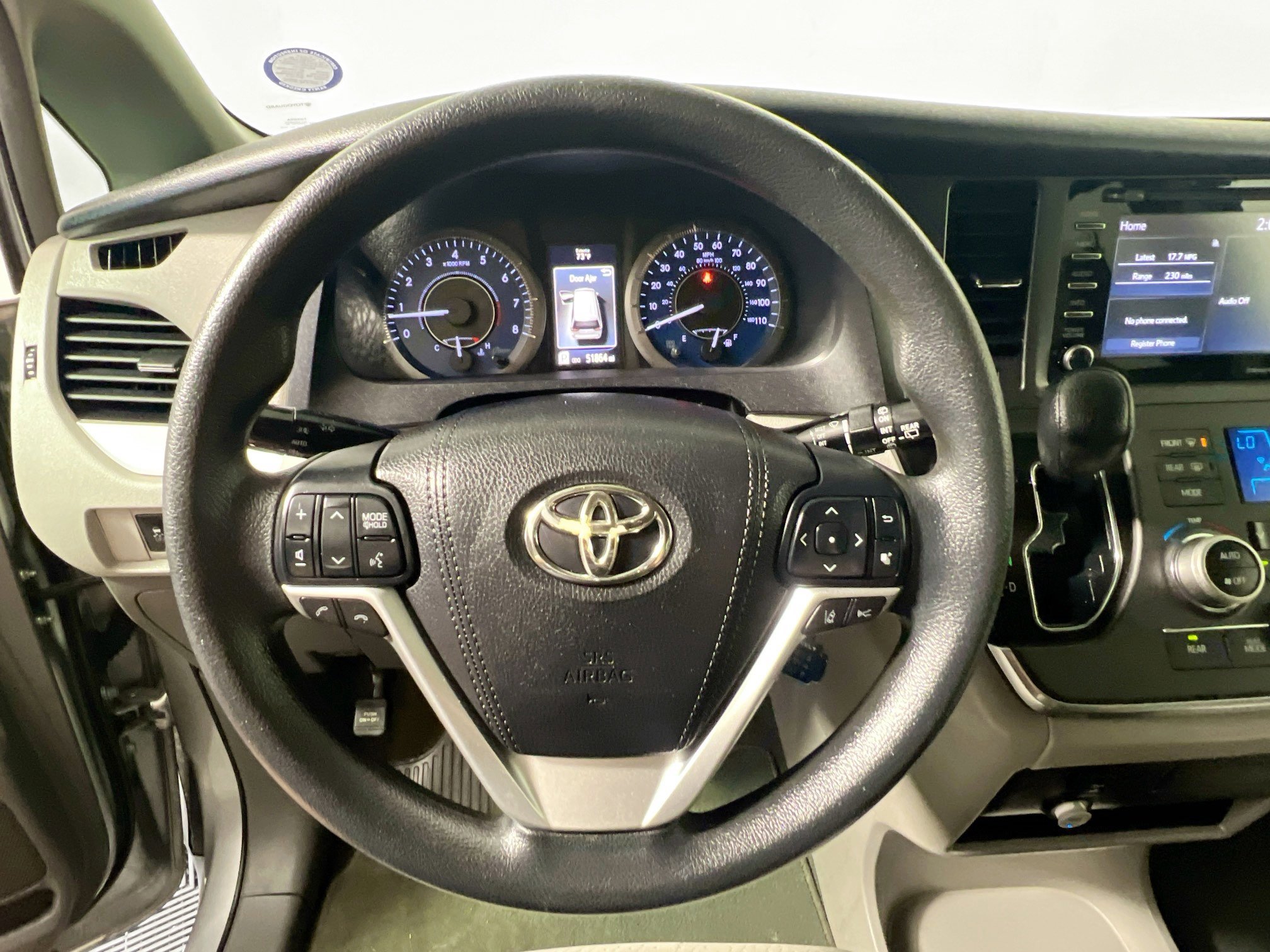 Used 2018 Toyota Sienna LE image 17