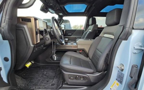 Used 2025 GMC Hummer EV 3X w/ LPO, Illumination Package image 6