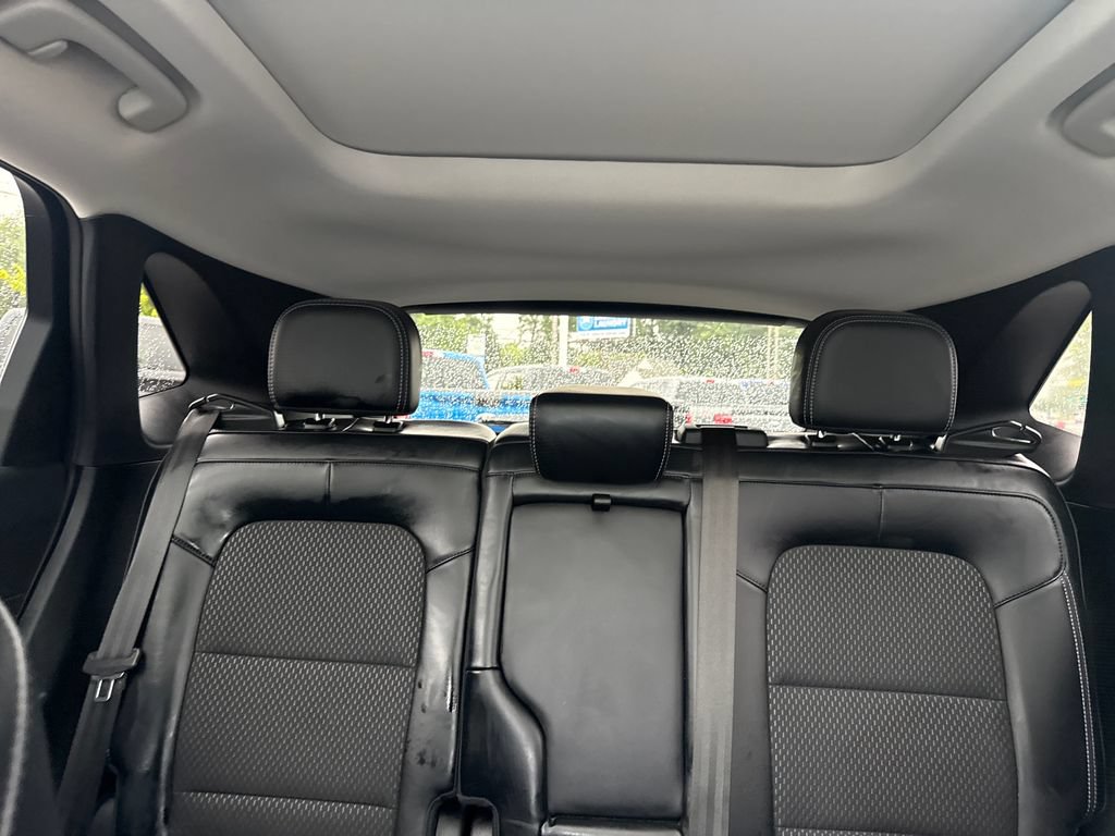 Used 2025 Ford Escape SE FWD image 41