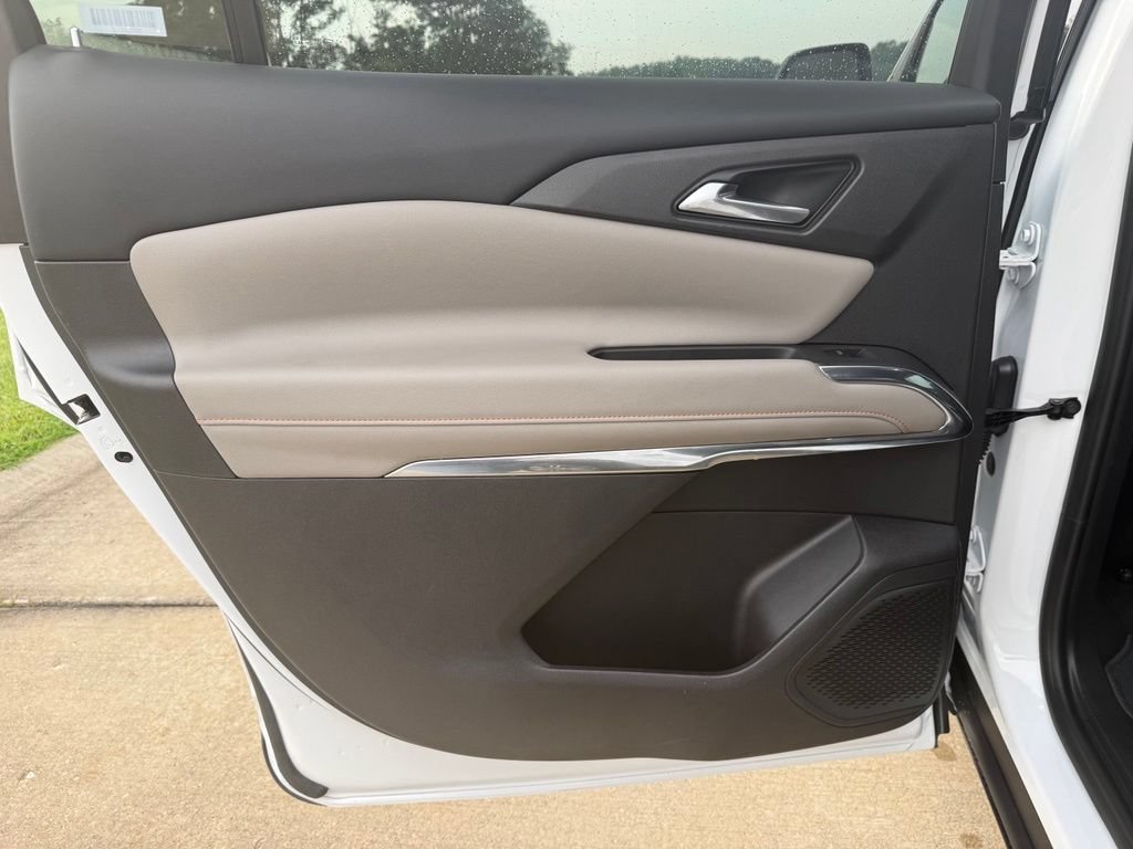 Used 2026 Chevrolet Traverse LT w/ Driver Confidence Package FWD image 14