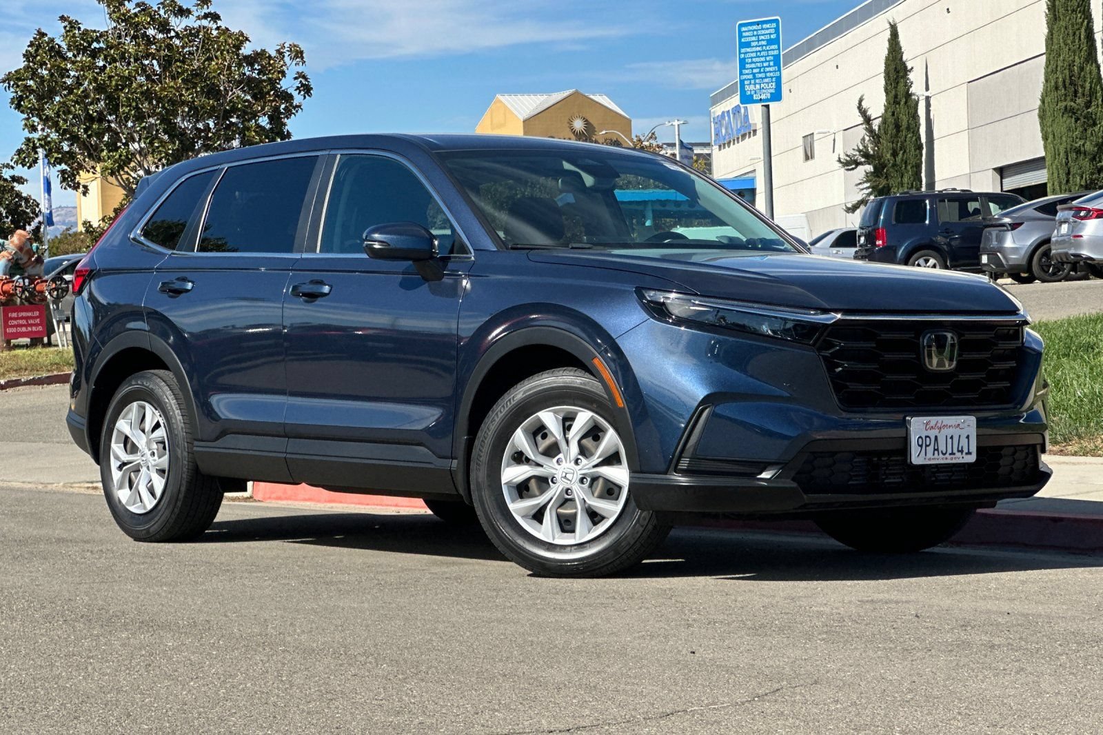 Certified 2025 Honda CR-V LX video 2