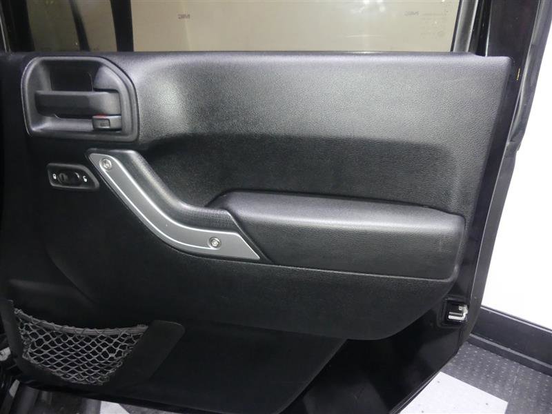 Used 2011 Jeep Wrangler Rubicon w/ Call of Duty Group image 17