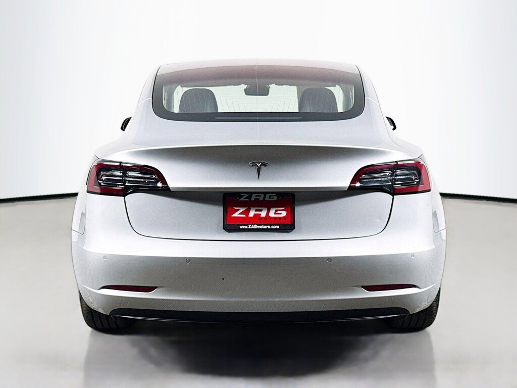 Used 2018 Tesla Model 3 Long Range RWD image 4
