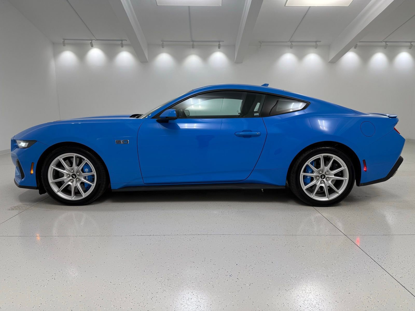 Used 2024 Ford Mustang GT Premium image 4