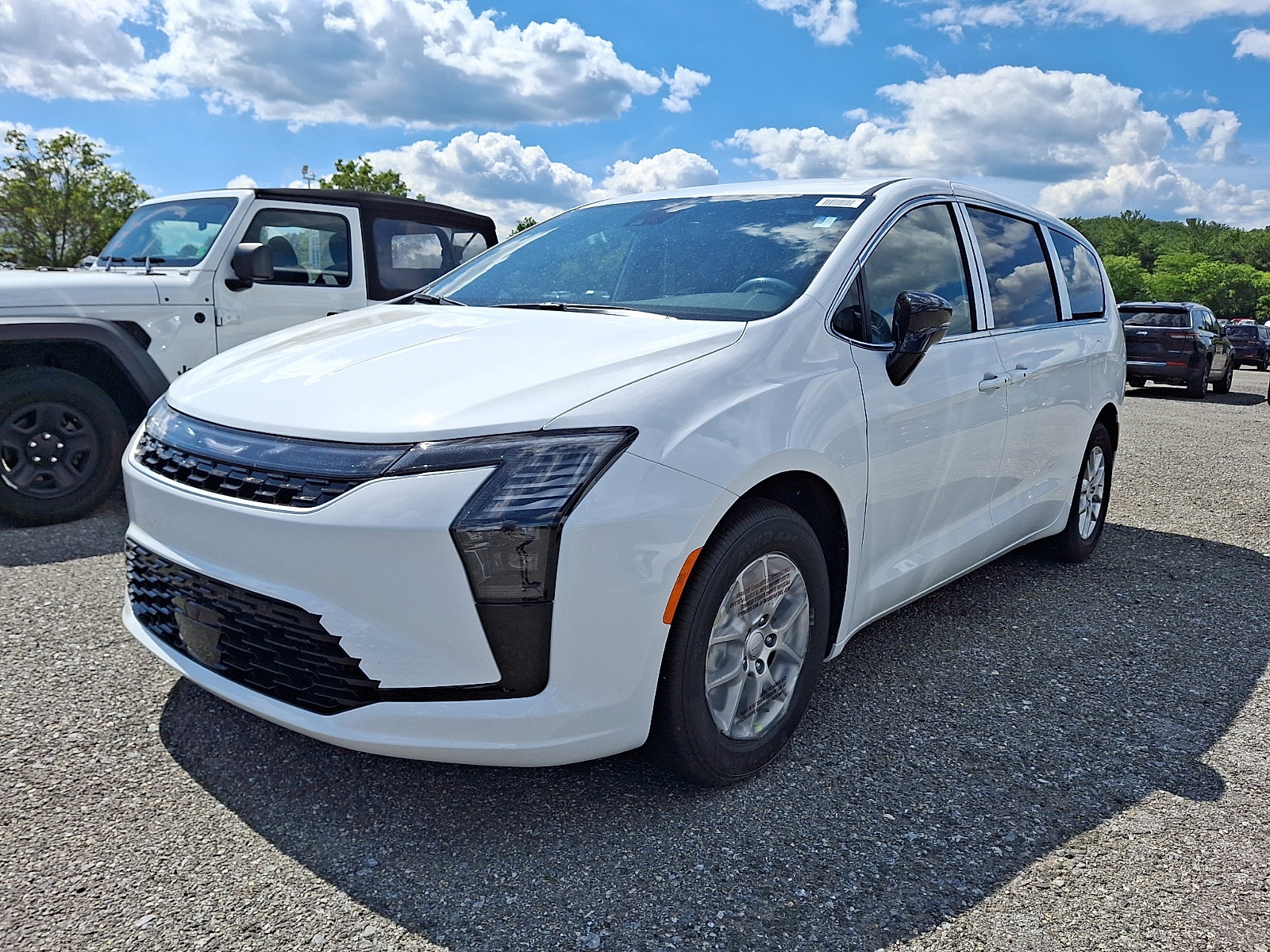 New 2027 Chrysler Pacifica Select FWD image 3