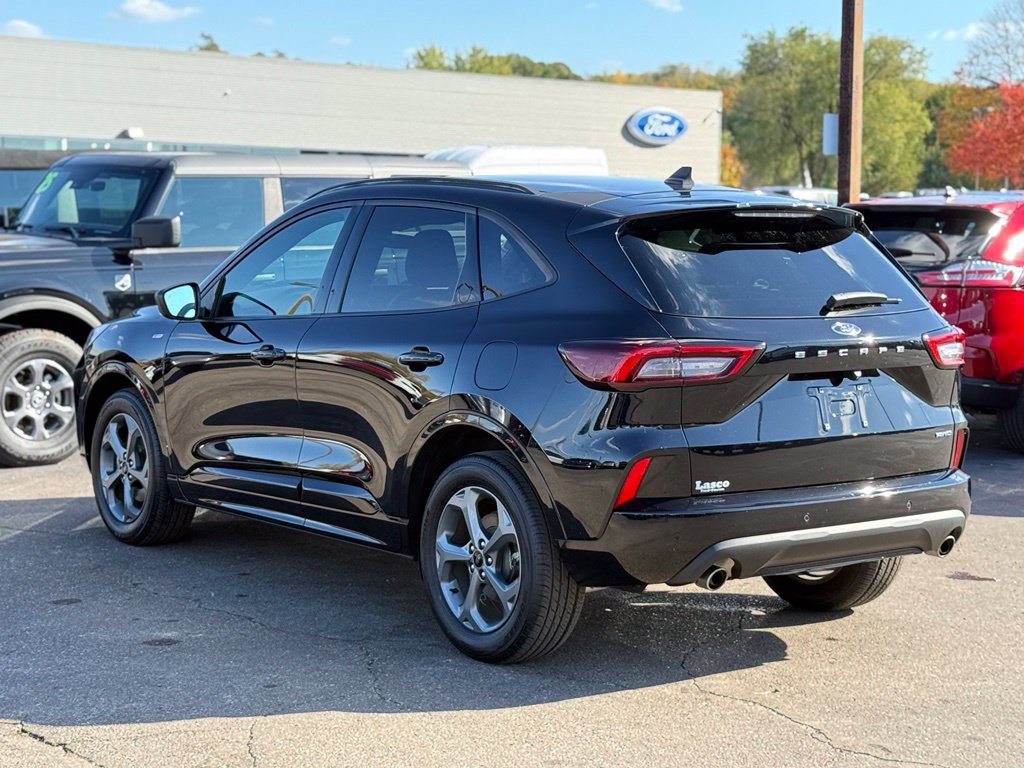 Used 2023 Ford Escape ST-Line w/ Tech Pack #1 AWD/4WD image 36