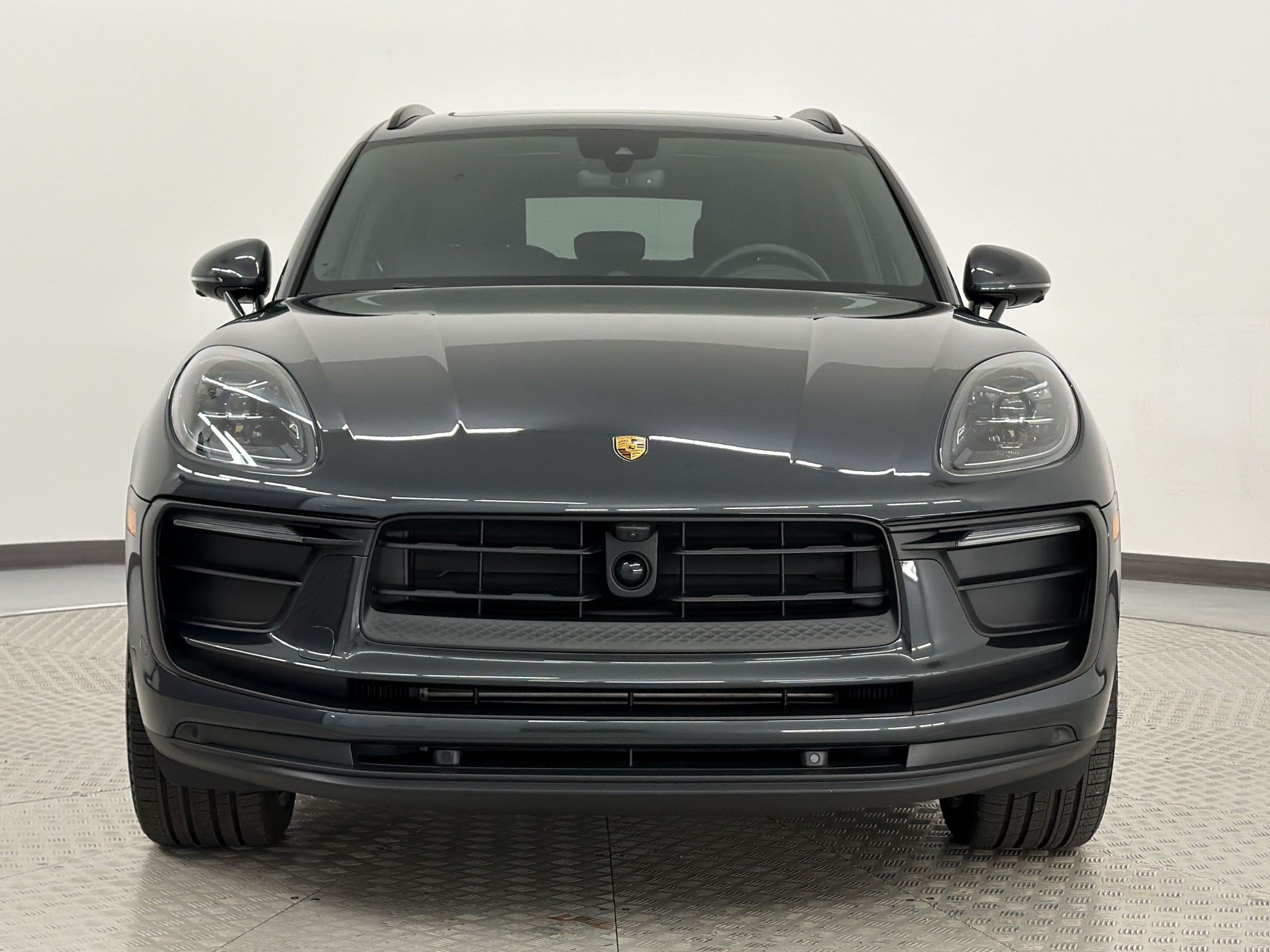 Used 2026 Porsche Macan AWD/4WD image 6