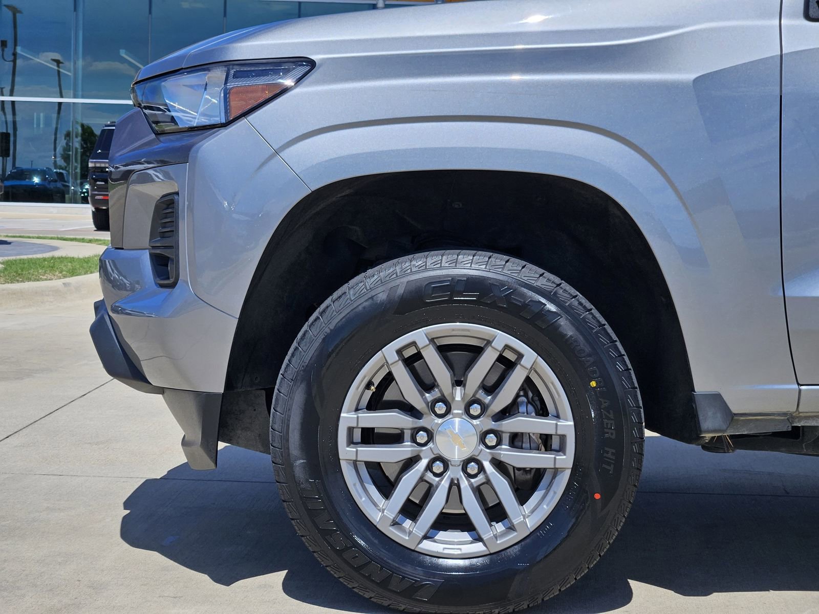 Used 2023 Chevrolet Colorado LT w/ LT Convenience Package image 11