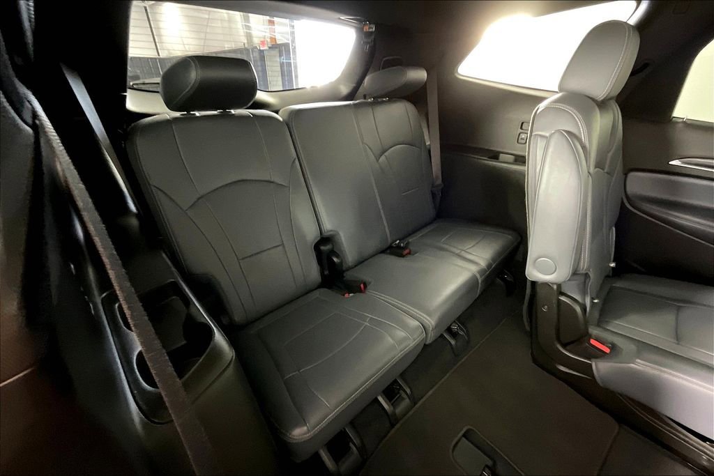 Used 2024 Buick Enclave Premium image 38