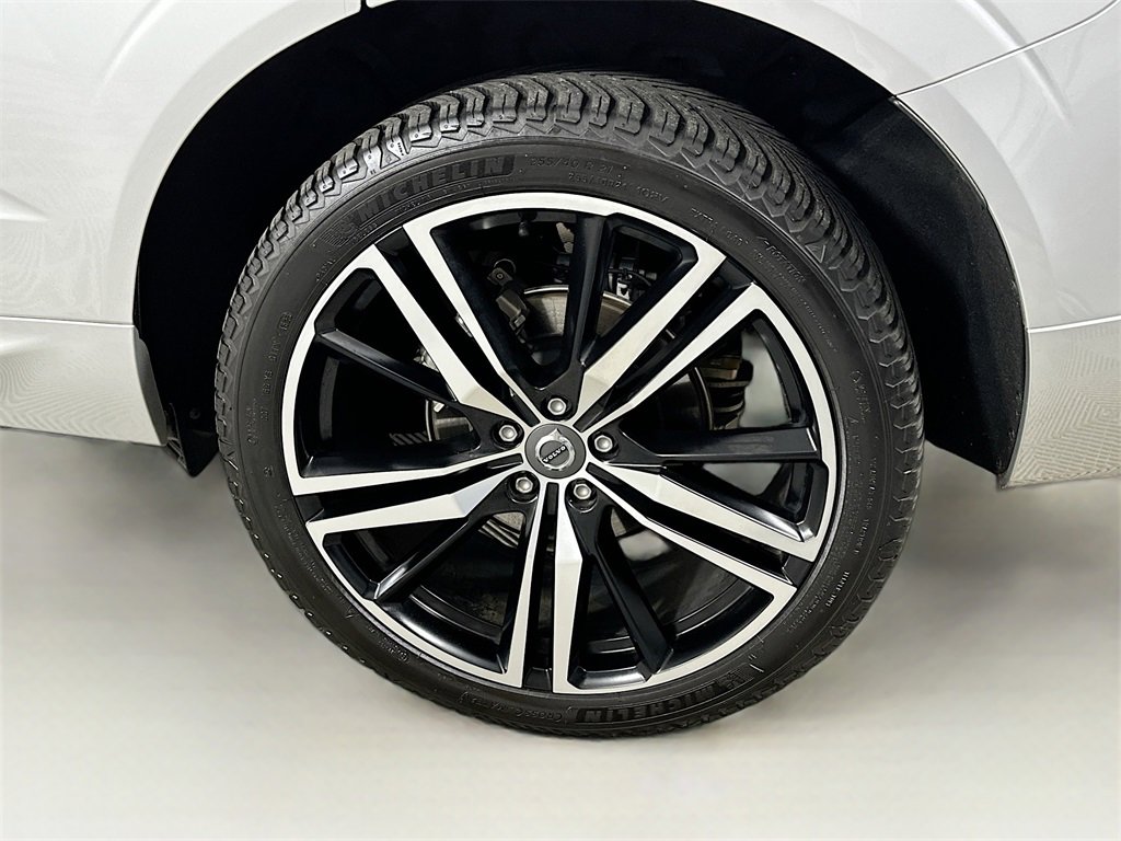 Used 2020 Volvo XC60 T5 R-Design w/ Protection Package Premier image 24