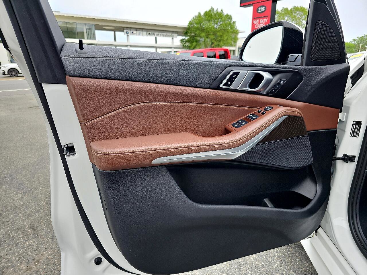 Used 2022 BMW X5 xDrive40i w/ M Sport Package image 24