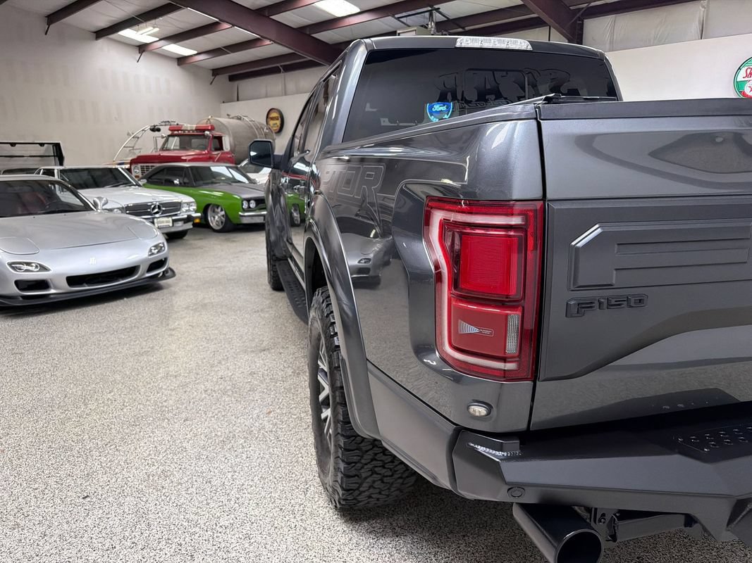 Used 2018 Ford F150 Raptor w/ Equipment Group 802A Luxury AWD/4WD image 13