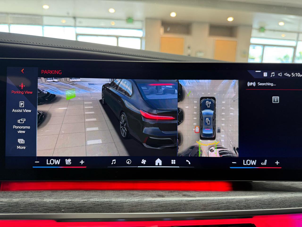 Used 2024 BMW 740i w/ Premium Package image 18