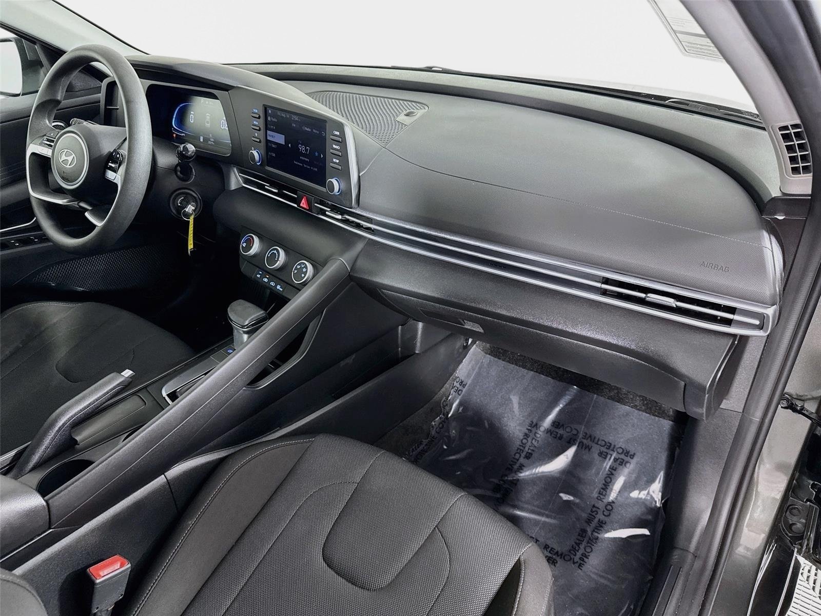 Certified 2025 Hyundai Elantra SE FWD image 26