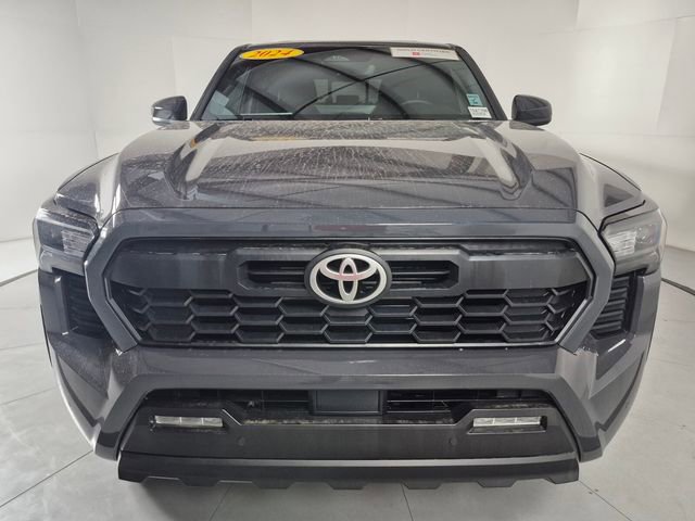 Certified 2024 Toyota Tacoma TRD Off-Road AWD/4WD image 7