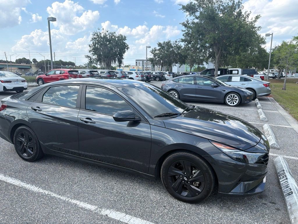 Used 2022 Hyundai Elantra SEL FWD image 7