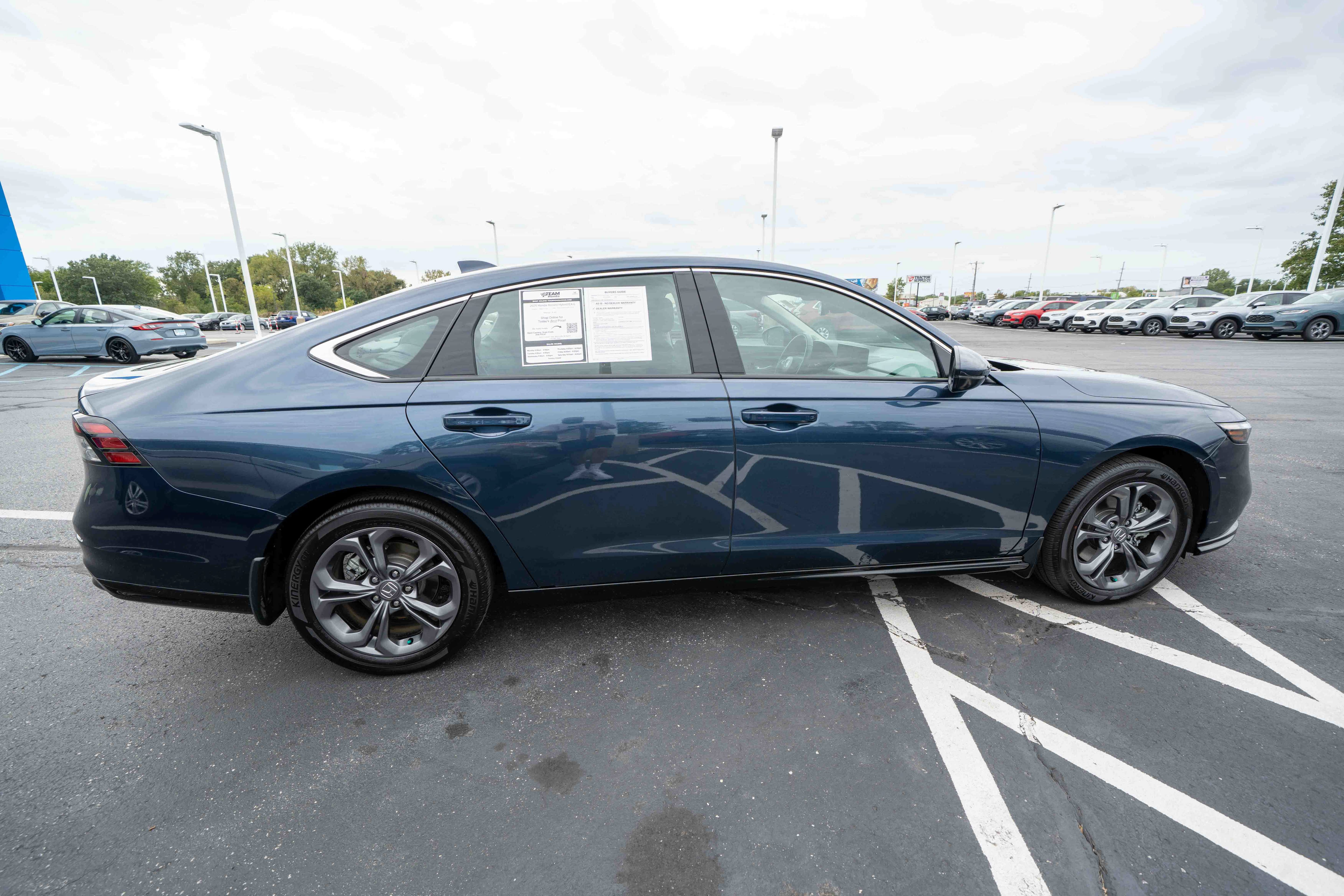Used 2025 Honda Accord EX-L image 6