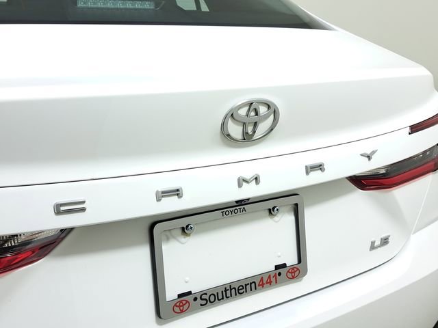 Used 2025 Toyota Camry LE image 9