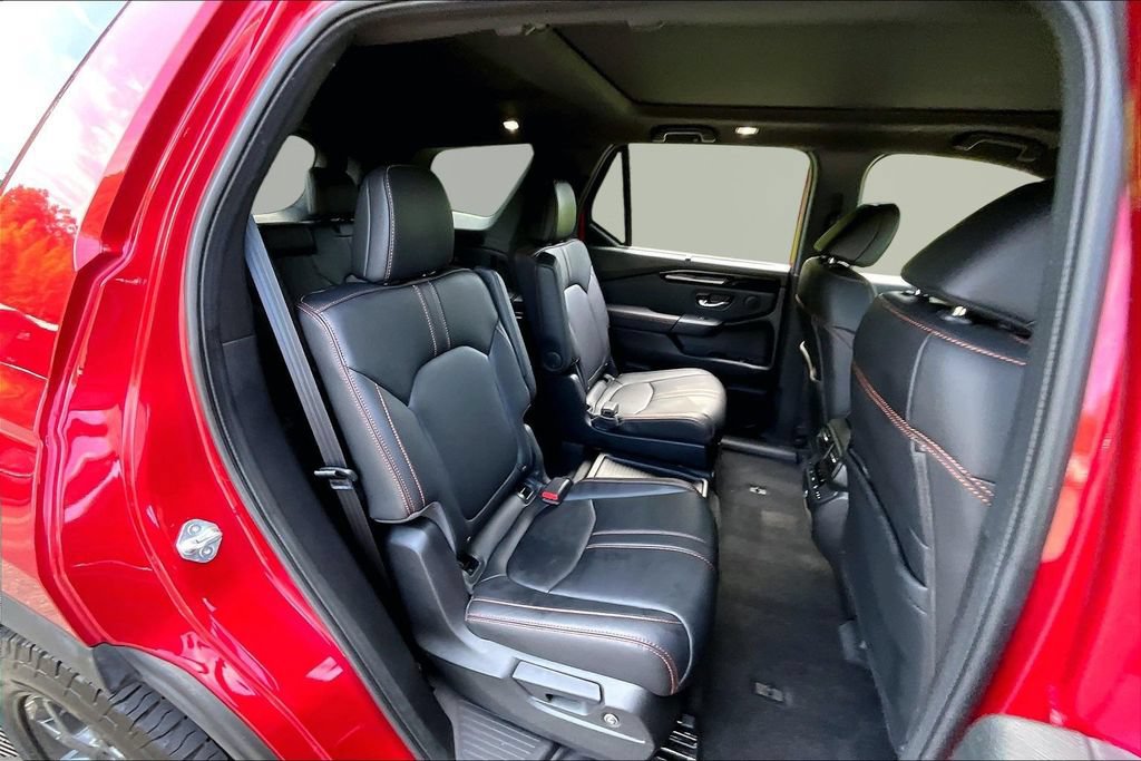 Used 2023 Honda Pilot TrailSport image 19