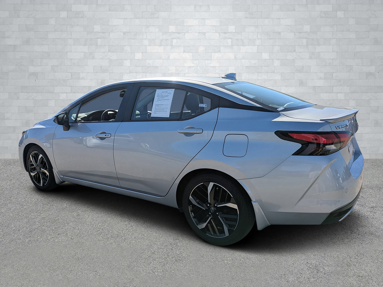 Used 2023 Nissan Versa SR w/ Trunk Package image 7