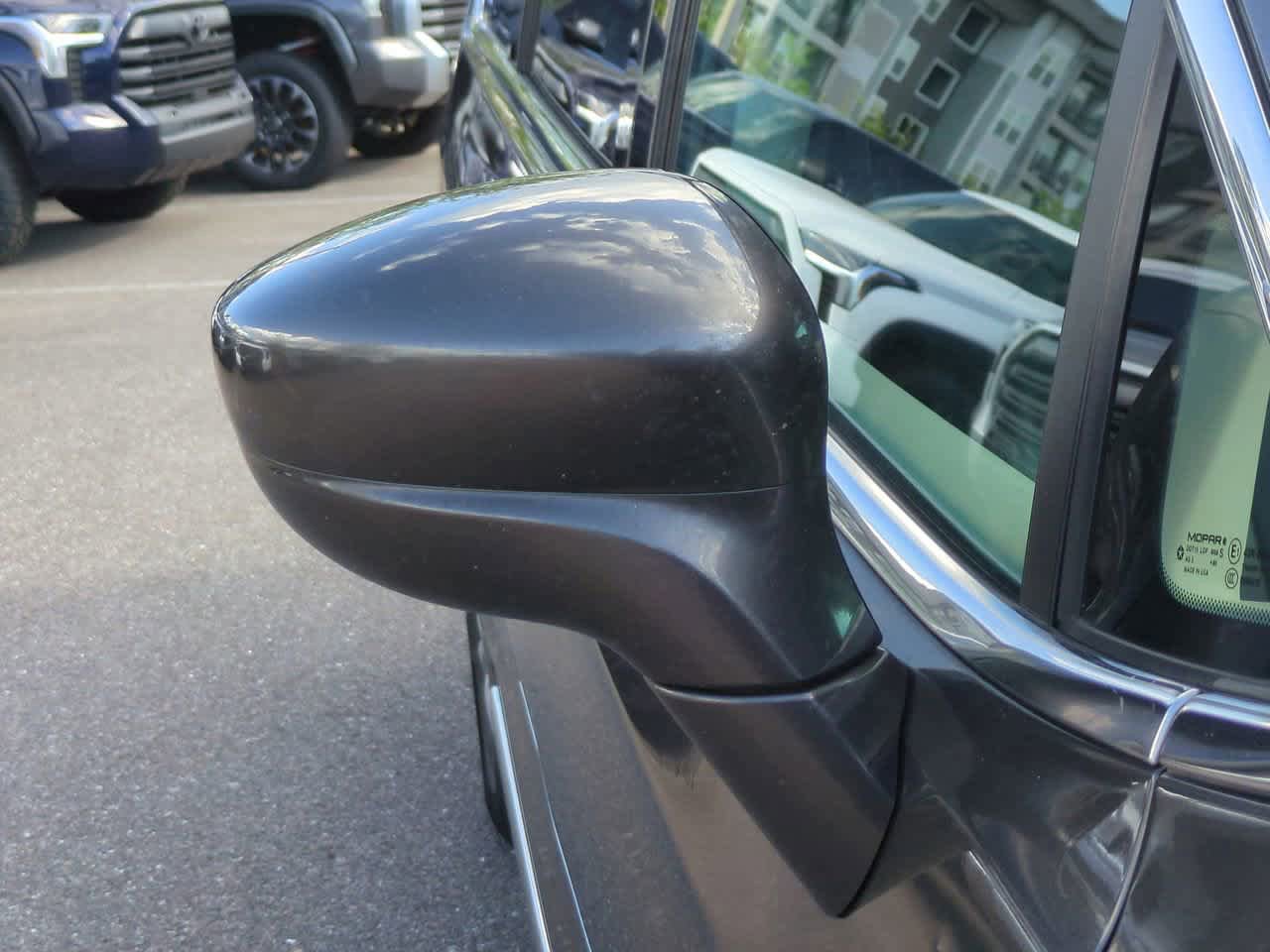 Used 2017 Chrysler Pacifica Touring-L FWD image 12