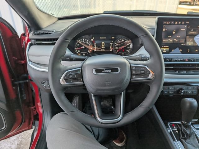 Used 2024 Jeep Compass Limited image 10