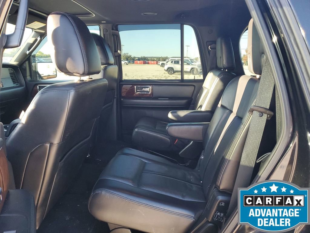 Used 2017 Lincoln Navigator Select image 24
