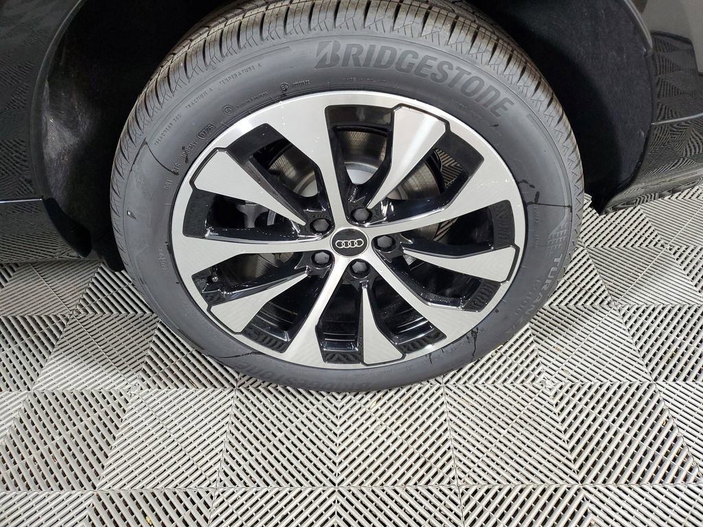New 2026 Audi Q3 quattro 2.0T AWD/4WD image 8