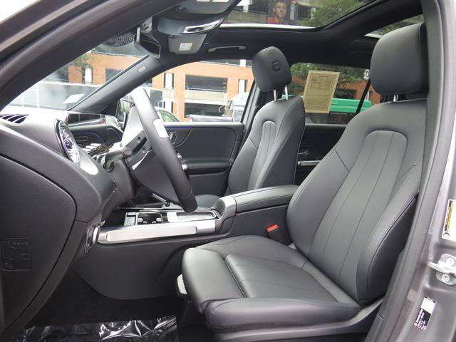 Used 2026 Mercedes-Benz GLB 250 4MATIC image 18