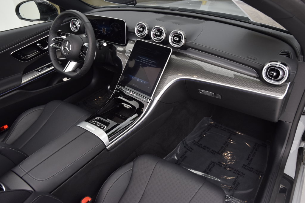 Used 2025 Mercedes-Benz CLE 300 4MATIC Cabriolet image 15