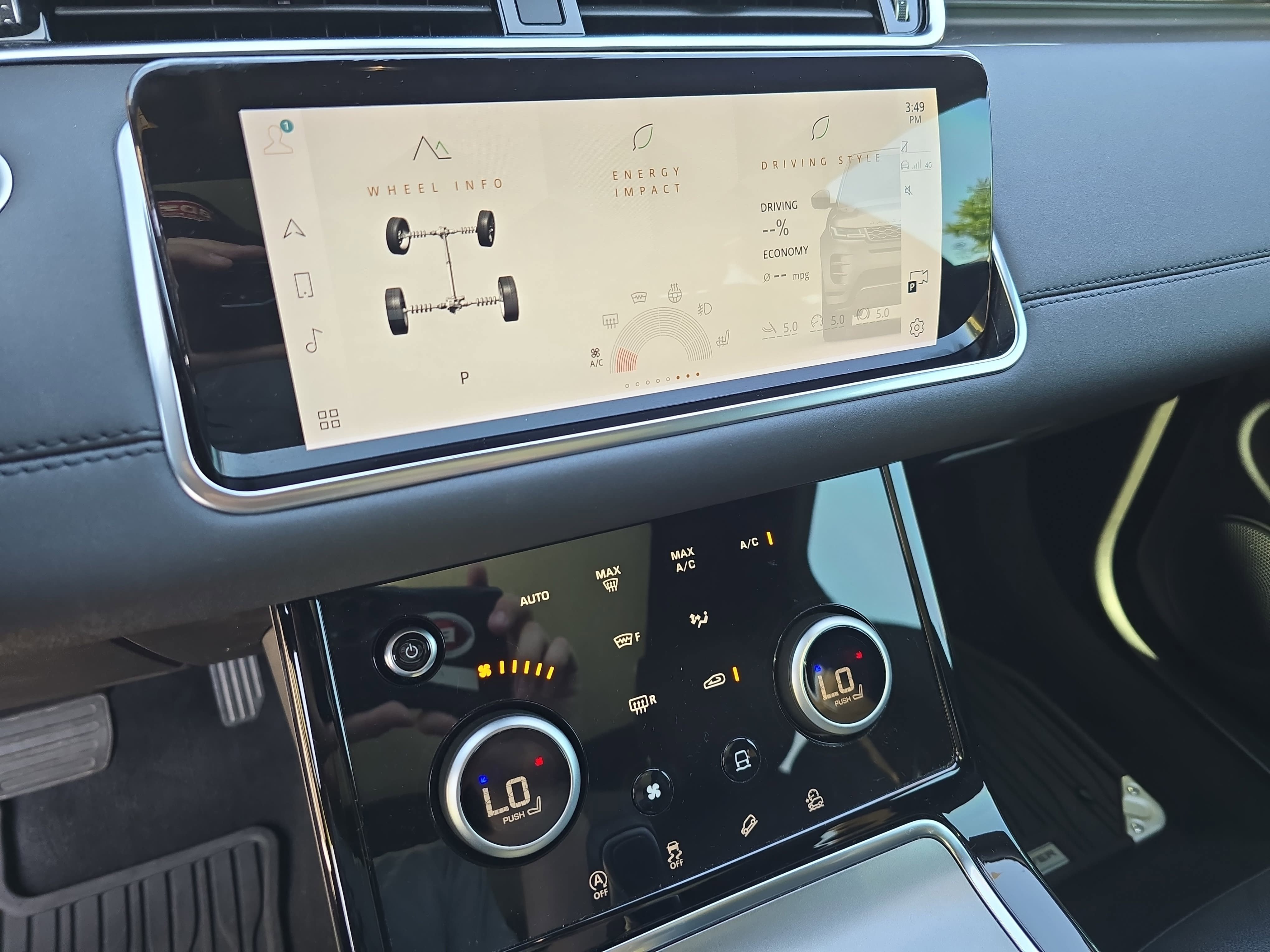 Certified 2023 Land Rover Range Rover Evoque SE image 20