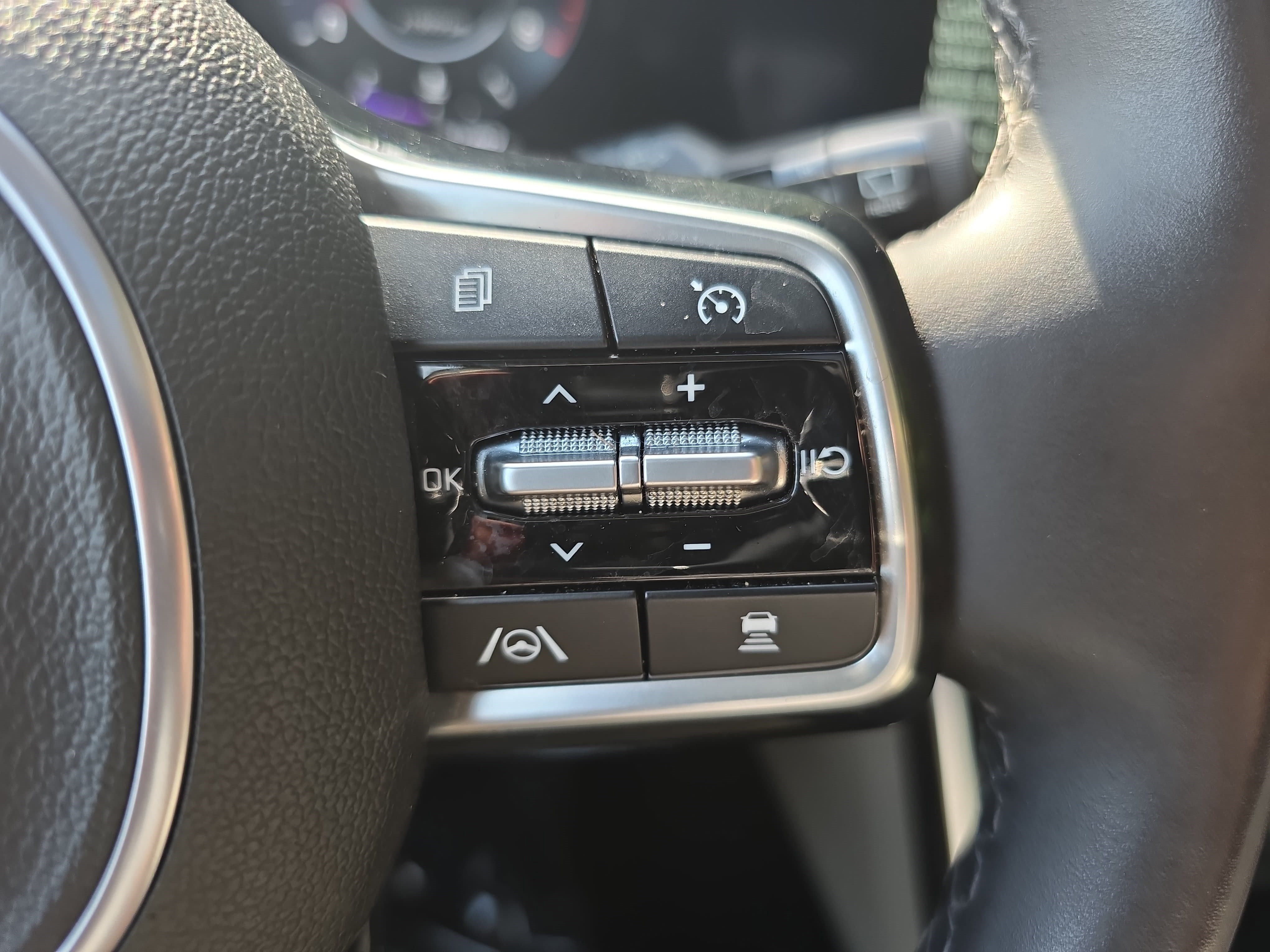 Used 2024 Kia Carnival SX Prestige FWD image 18