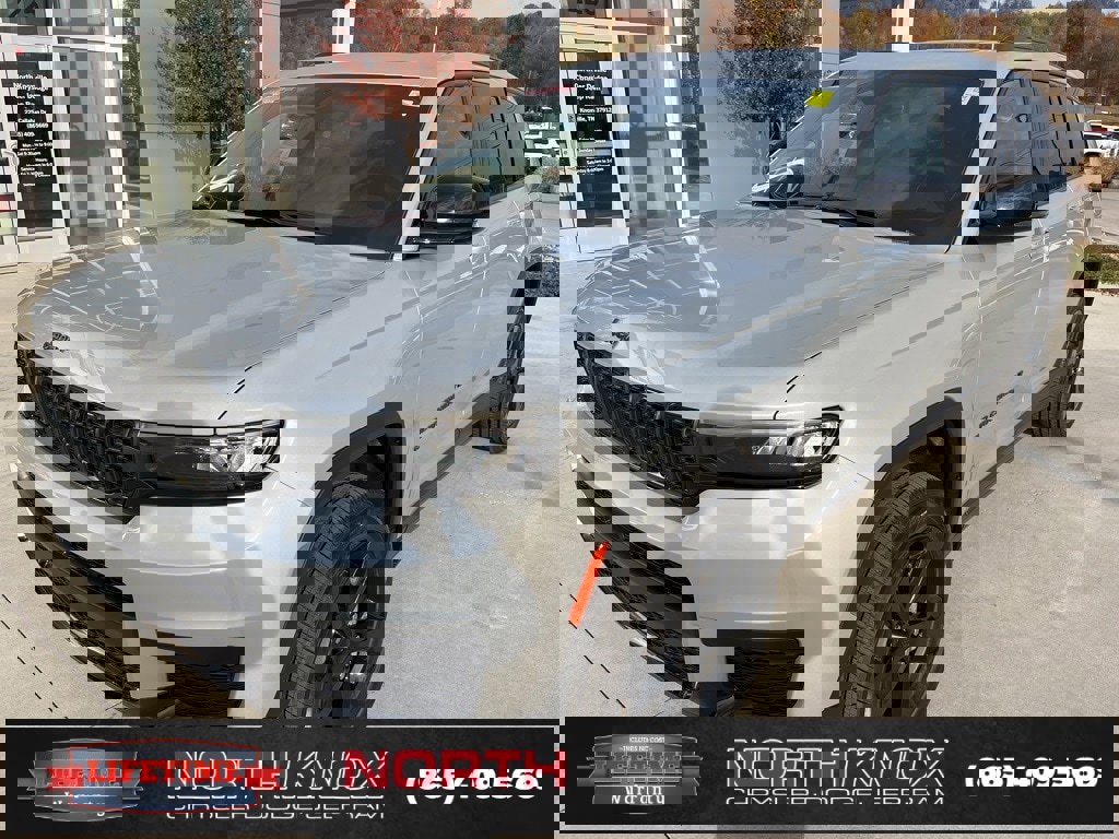 New 2025 Jeep Grand Cherokee L Altitude image 1