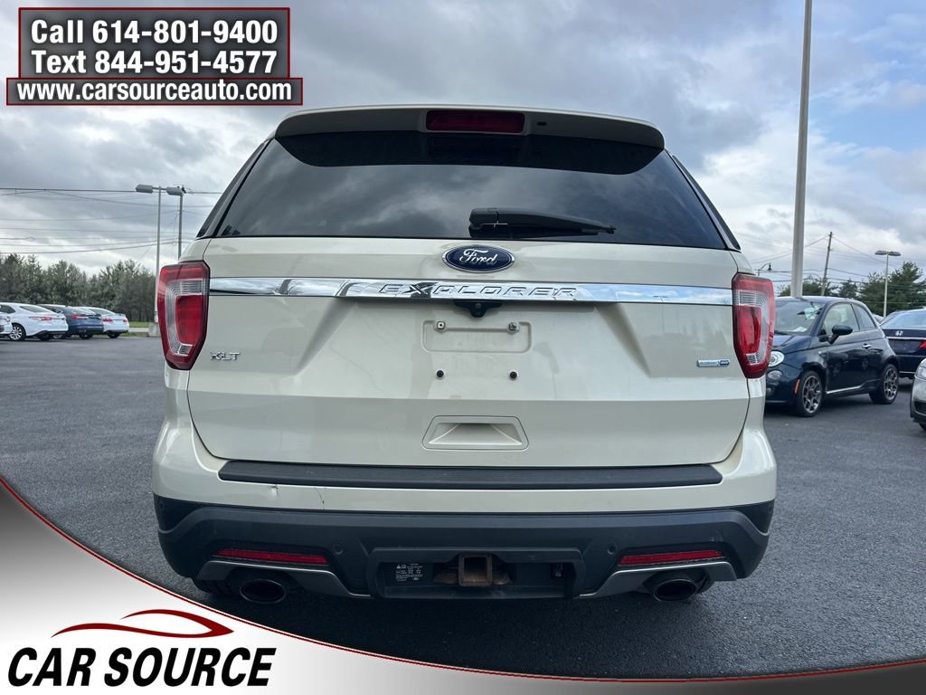 Used 2018 Ford Explorer XLT image 6