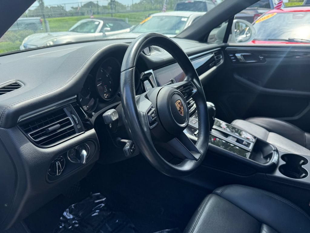 Used 2022 Porsche Macan AWD/4WD image 24