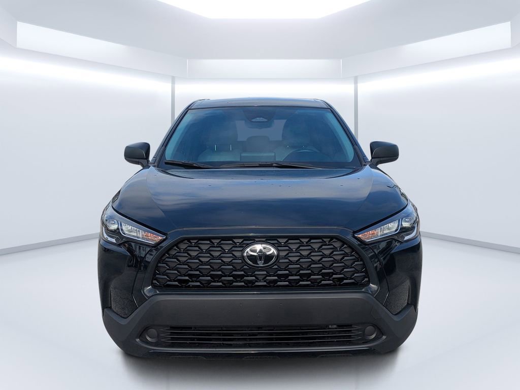 Used 2025 Toyota Corolla Cross L image 8