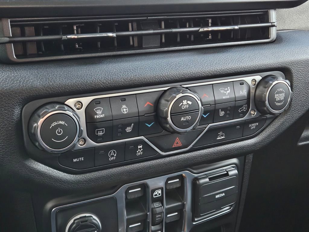 New 2026 Jeep Gladiator Sport image 16