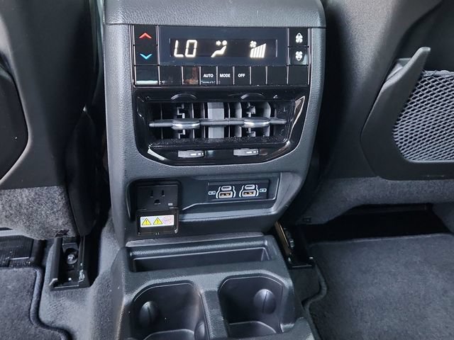 Used 2025 Jeep Grand Cherokee L Laredo w/ Luxury Tech Group I AWD/4WD image 28