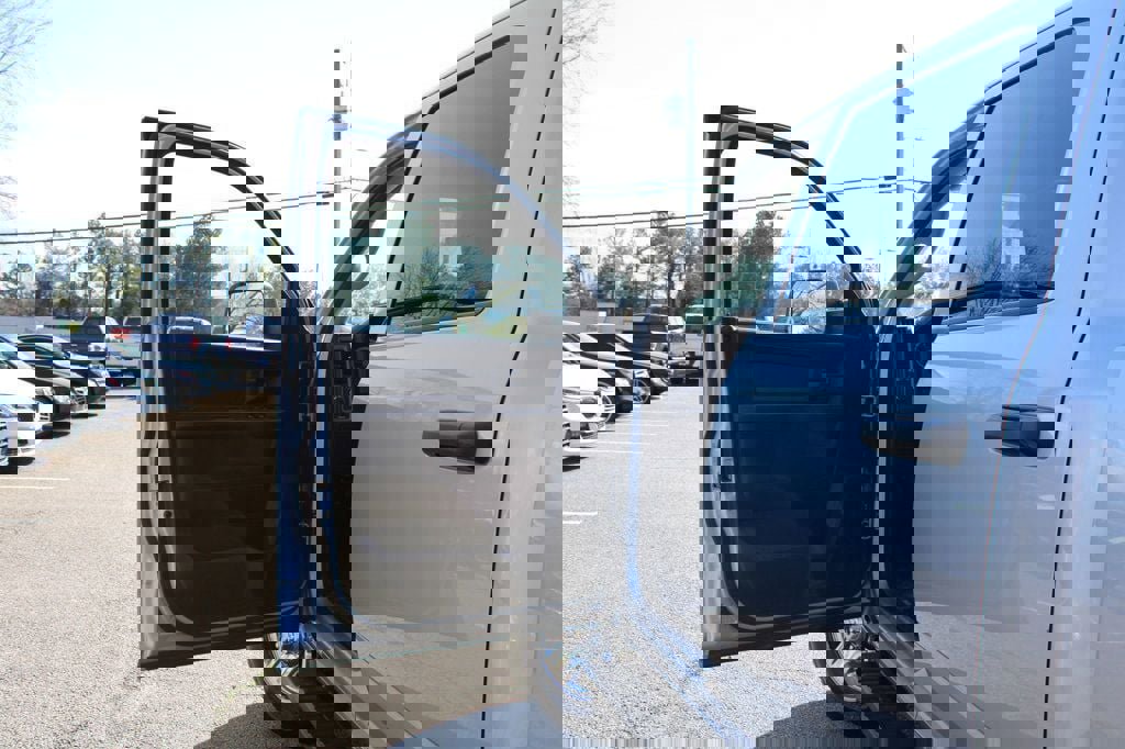 Used 2018 RAM 2500 Tradesman w/ Chrome Appearance Group image 27