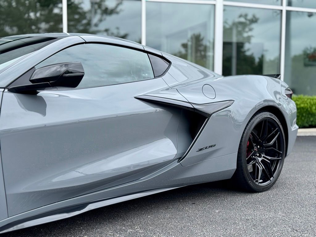 Used 2025 Chevrolet Corvette Z06 w/ Battery Protection Package image 15