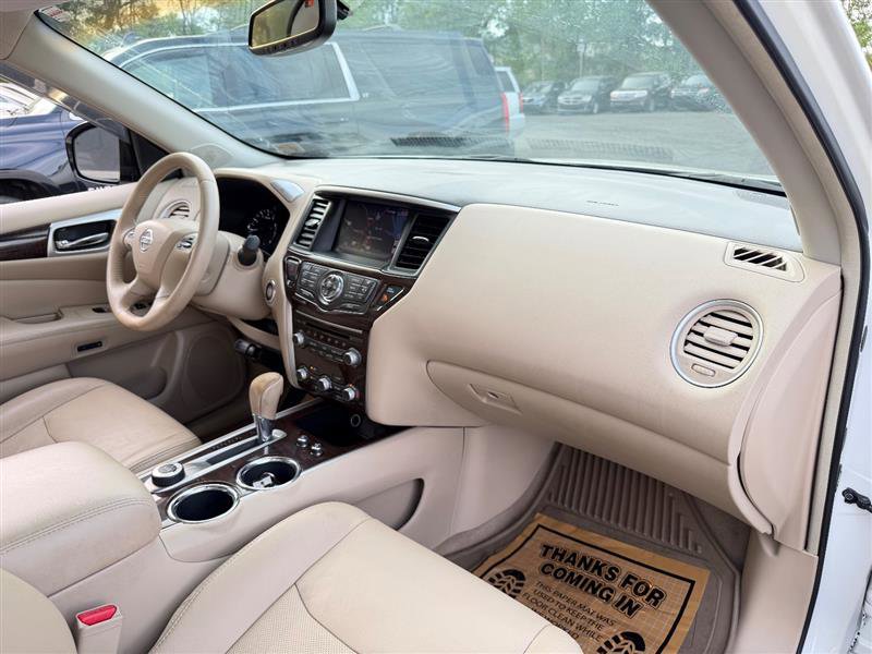 Used 2013 Nissan Pathfinder Platinum AWD/4WD image 16