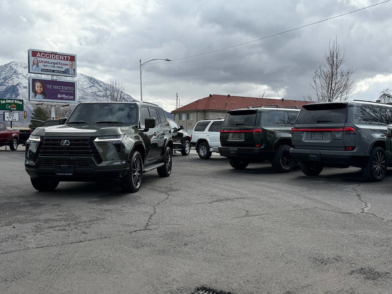 Used 2025 Lexus GX 550 w/ Accessory Package (31) image 6