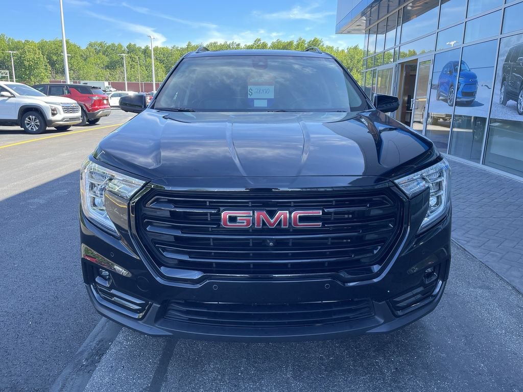 Used 2024 GMC Terrain SLT w/ Infotainment Package II AWD/4WD image 31
