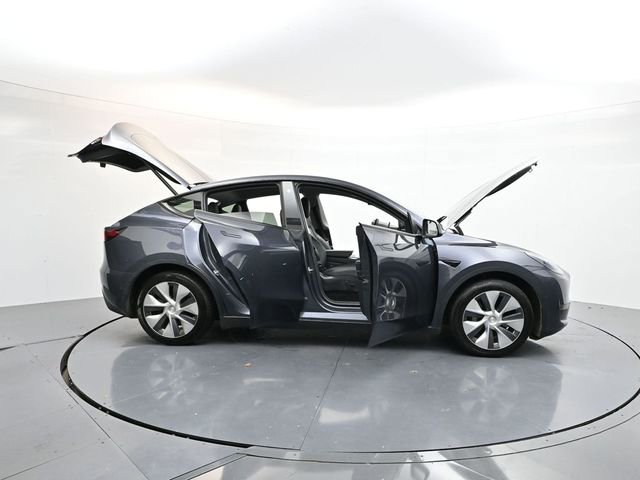 Used 2021 Tesla Model Y Long Range image 40