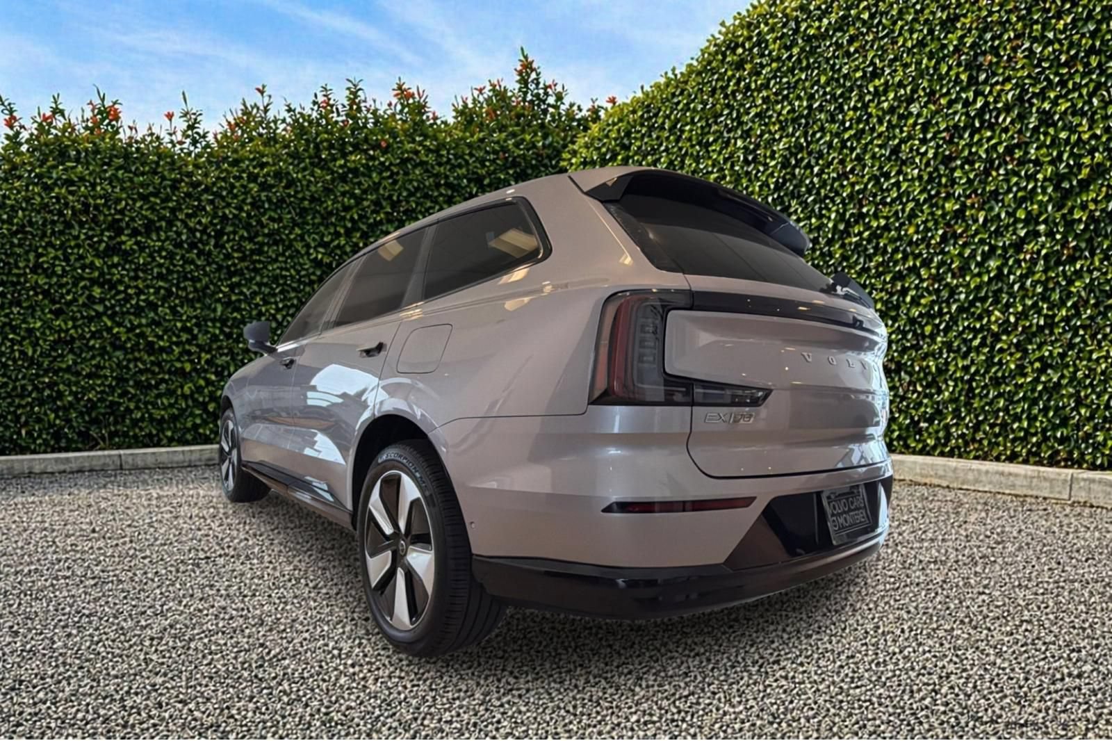 New 2026 Volvo EX90 Plus RWD image 4
