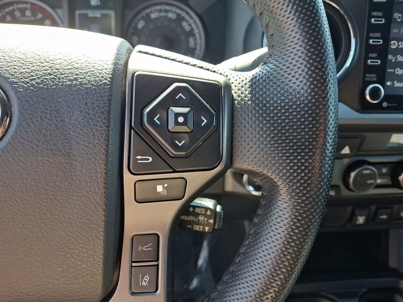 Certified 2023 Toyota Tacoma TRD Off-Road AWD/4WD image 22