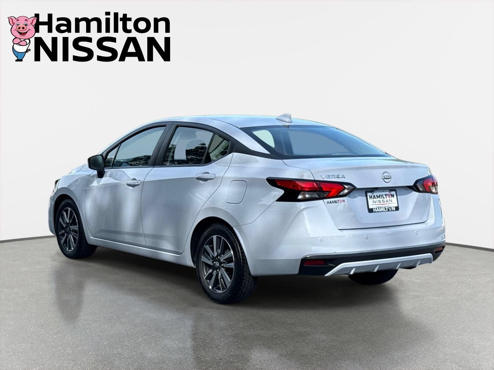 Used 2025 Nissan Versa SV FWD image 4
